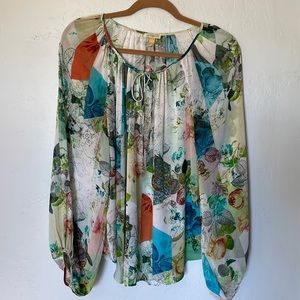 Beautiful silk floral top from Anthropologie, like new.🌸